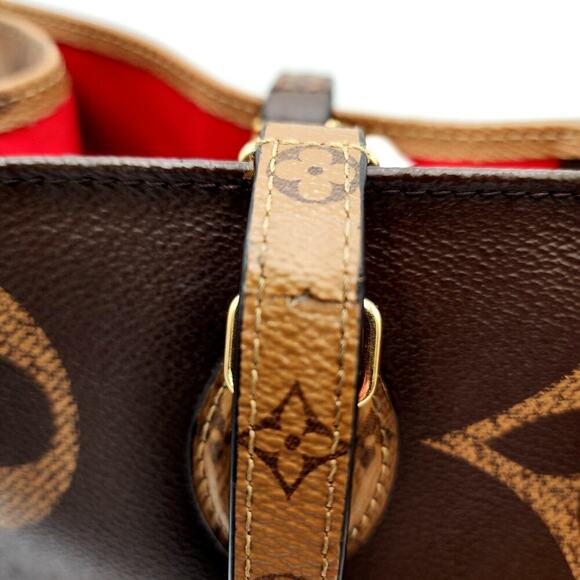 LOUIS VUITTON Monogram Reverse On The Go GM Shoulder Tote Beige/Brown - Picture 12 of 16